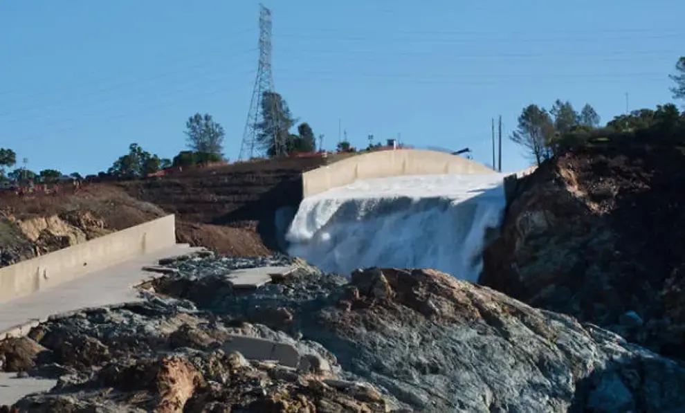 DWR awards contract for Oroville Dam spillways repair