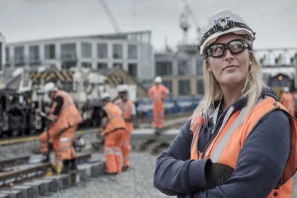 Balfour Beatty publishes paper on attracting women into construction