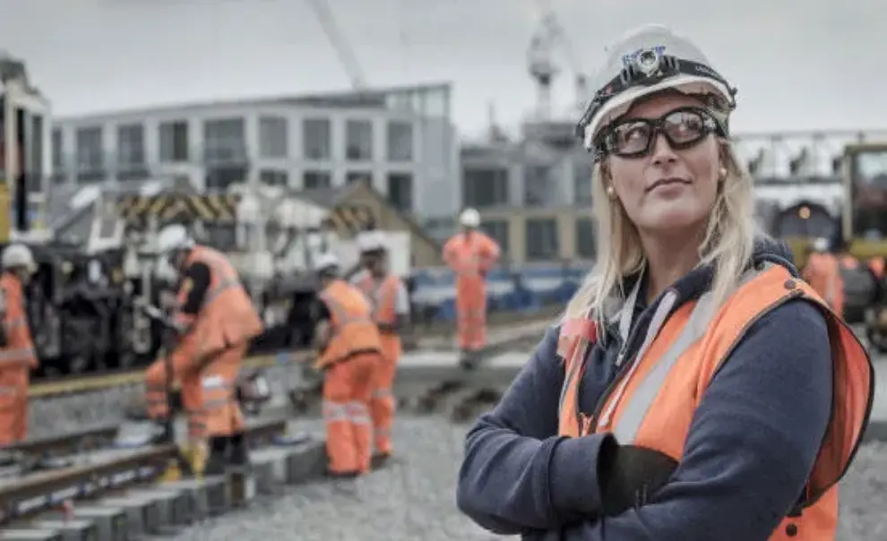 Balfour Beatty publishes paper on attracting women into construction