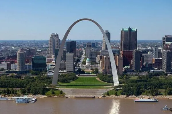 St. Louis Gateway Arch Park – Luther Ely Smith Square