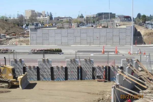 BART Warm Springs Extension: First MSE Walls in the US Constructed Over a Seismic Fault