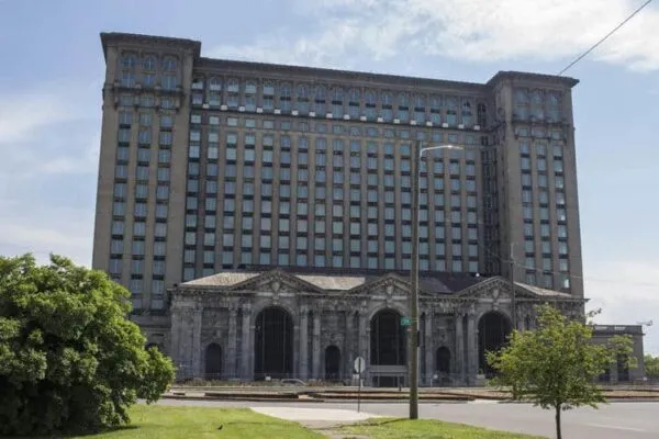 Ford begins first phase of renovating Michigan Central Station