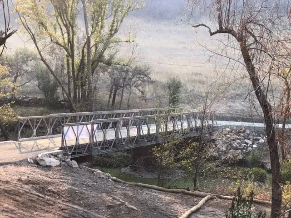 Modular steel bridge replaces timber structure destroyed in California fire