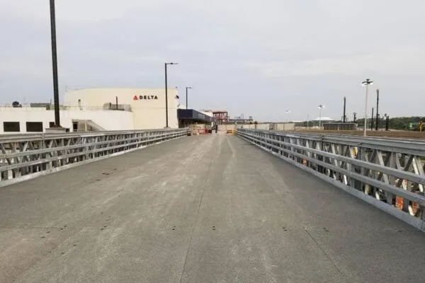 Temporary Bridge Eases Construction Inconvenience at LaGuardia