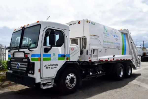First Electric Class 8 Rear Loader in the US to Service Seattle