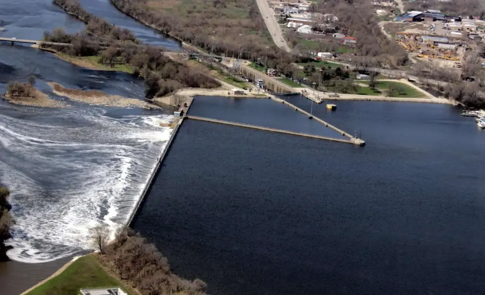 Michigan DNR letter pledges $8M to Asian carp barrier at Brandon Road Lock and Dam in Illinois