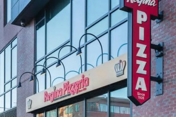 Near Fenway Park, a Refreshed Look for a Popular Pizza Chain