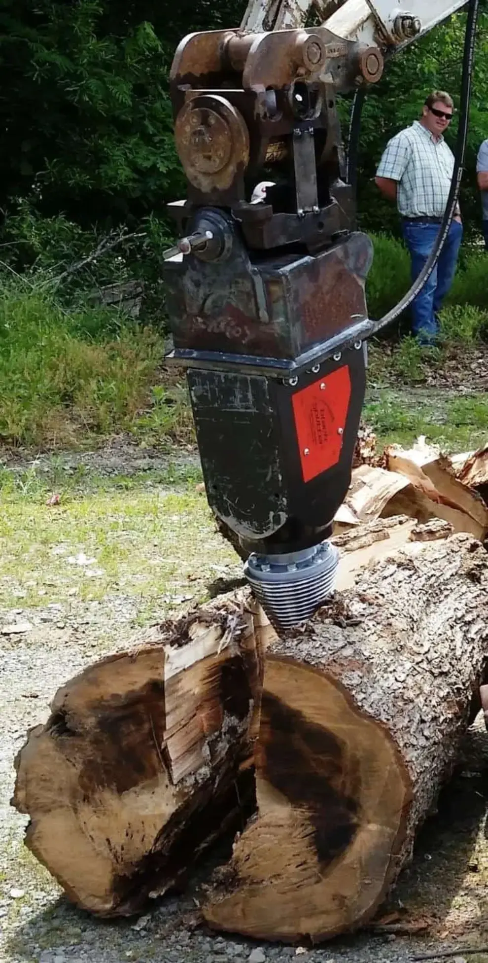 Out on the Limb Tree Service Finds Stability with Black Splitter S2 800
