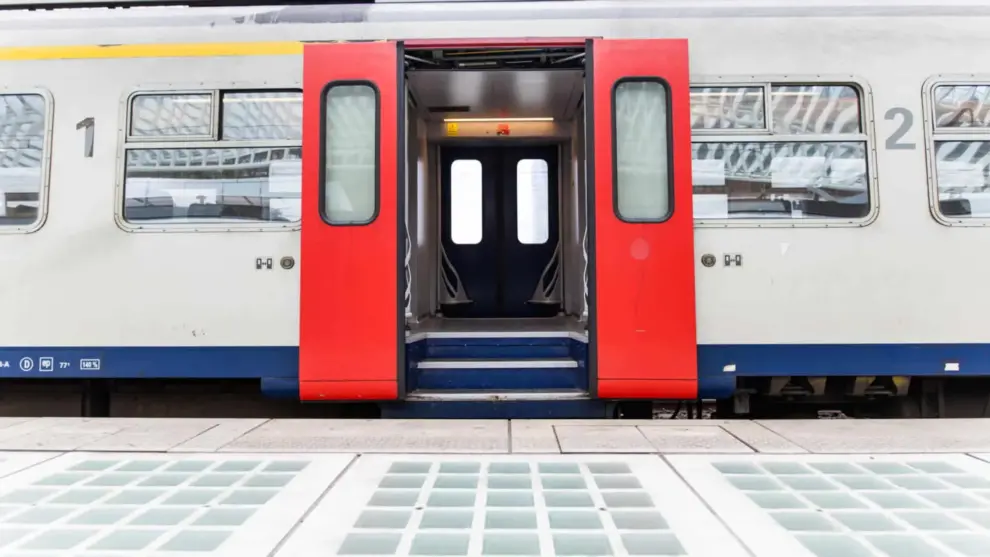 Rhino Doors signs contract for London’s Bank Station