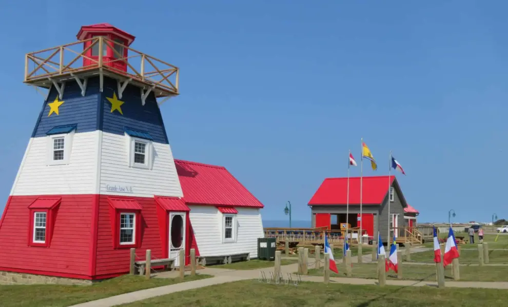 Beach House Shake® and TandoShake® Selected for Grande-Anse  Lighthouse and Park System Renovation Project