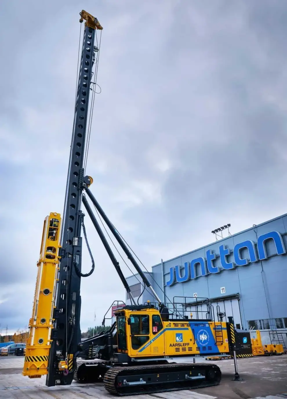 Junttan Unveils World’s First Electric Pile Driving Rig