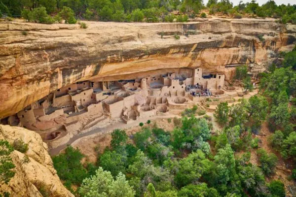 Mesas, Cliffs, and the Ancestral Pueblo