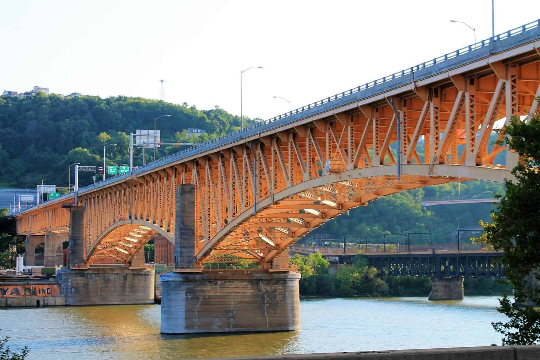 Sherwin-Williams Secures Two AMPP Structure Awards for Outstanding Coatings Applications