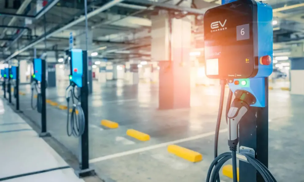 First ever advanced EV charging system addresses enormous challenges faced by fleet, multifamily property owners