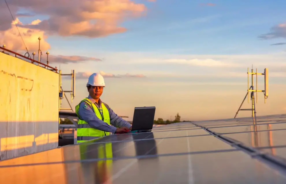 CEMEX INVESTS IN PIONEER SOLAR TECHNOLOGY