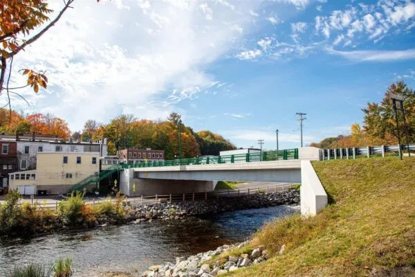Stantec earns top engineering design award for Downtown Gardiner bridges project