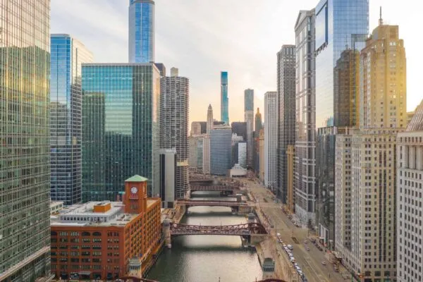 WALTER P MOORE OPENS CHICAGO OFFICE
