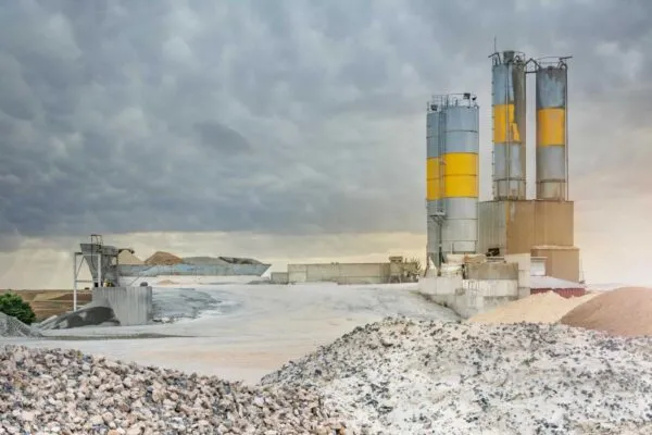 Sand and stone destined to the manufacture of cement in a quarry | Holcim US Transitions Illinois Facility to Low-Carbon Portland Limestone Cement