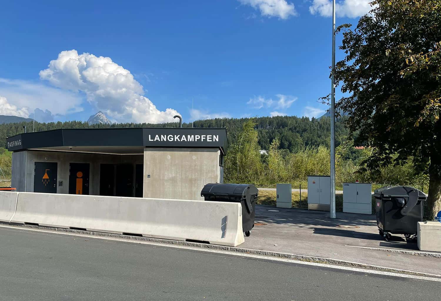 ASFiNAG operates 87 fully-equipped service areas across Austria’s motorway network, offering fuel, food, toilets and washrooms, along with a further 55 rest areas equipped with showers and toilets. | Sulzer solves motorway jams