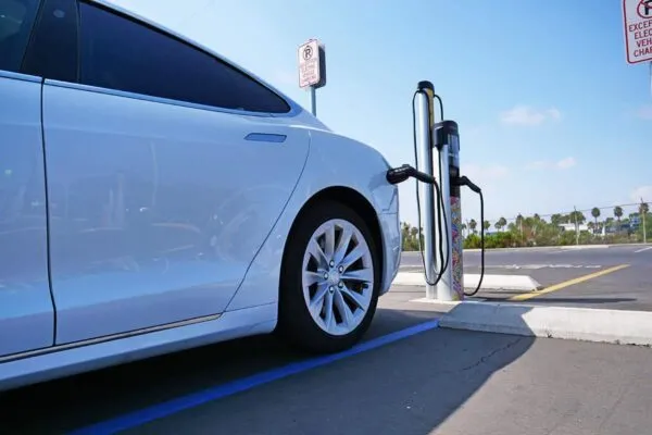 HDR Selected to Help Shape Future of Electric Vehicle Infrastructure in Florida