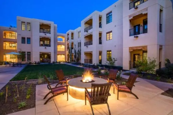 The “oasis downtown”: La Secoya senior community opens in urban Santa Fe (architecture by *three*)