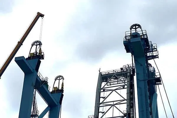 Strand Jacks Expedite Port Crane Dismantling in Virginia