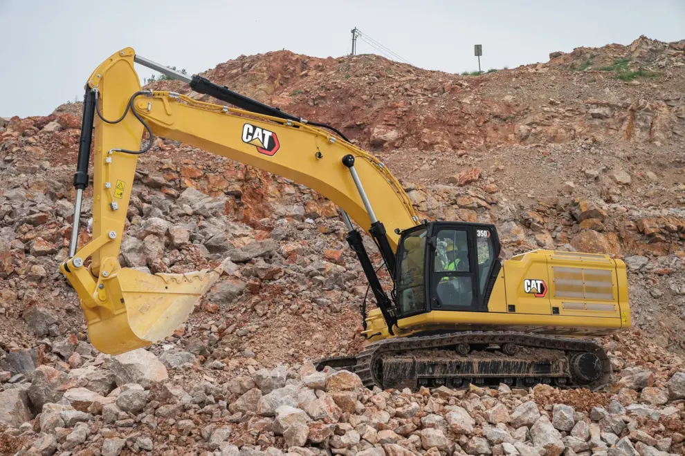 New Cat<sup>®</sup> 350 excavator delivers class-leading productivity with enhanced sustainability