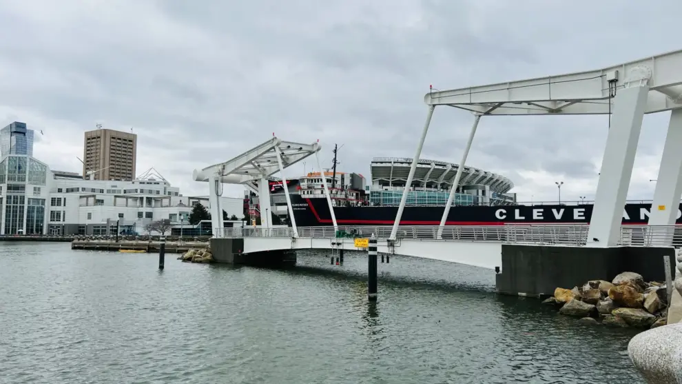 <strong>New Pedestrian Drawbridge Adds Missing Piece to Cleveland’s Harbor Loop</strong>