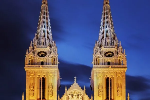 Zagreb cathedral at night | Preservation of Historical Structures with MCI® Technology