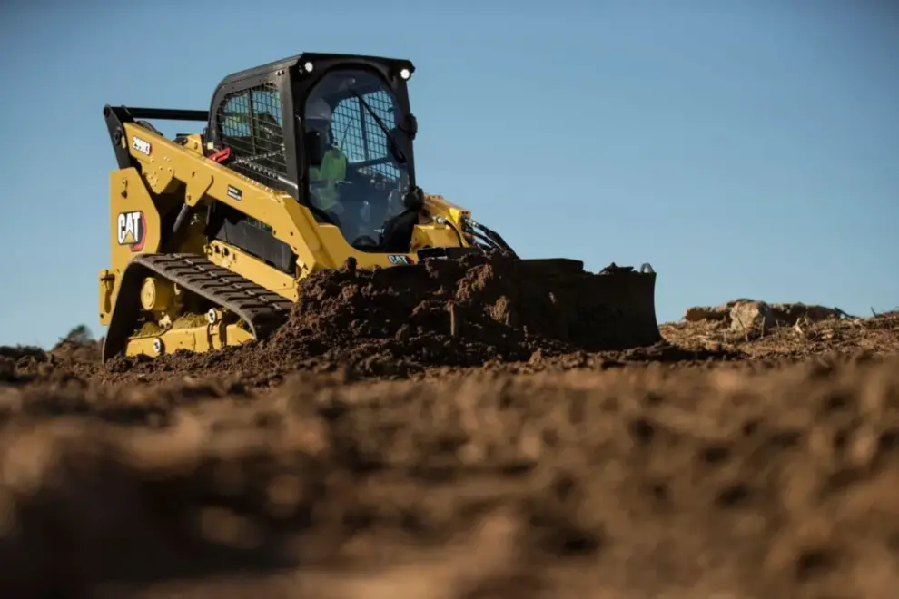 Caterpillar expands smart blade capabilities for Cat® Skid Steer and Compact Track Loaders