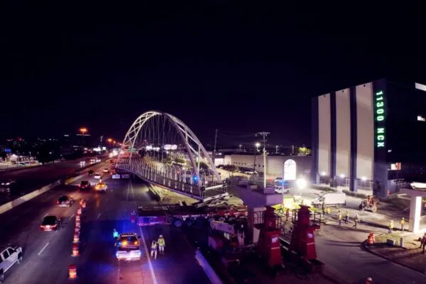 HNTB collaborates with TxDOT to successfully deliver Northaven Trail Pedestrian Bridge overnight