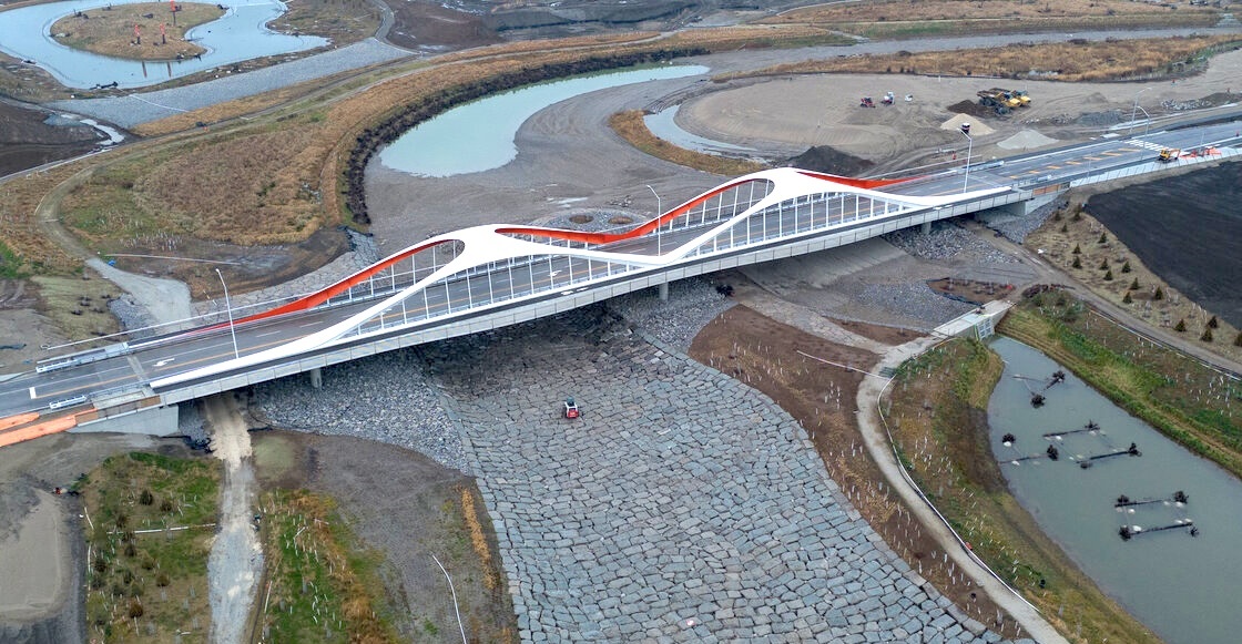 Toronto S Port Lands Celebrates The Opening Of Two Landmark Bridges