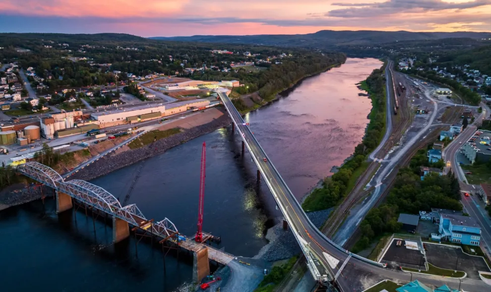 HNTB celebrates opening of the Madawaska-Edmundston International Bridge with Maine Department of Transportation